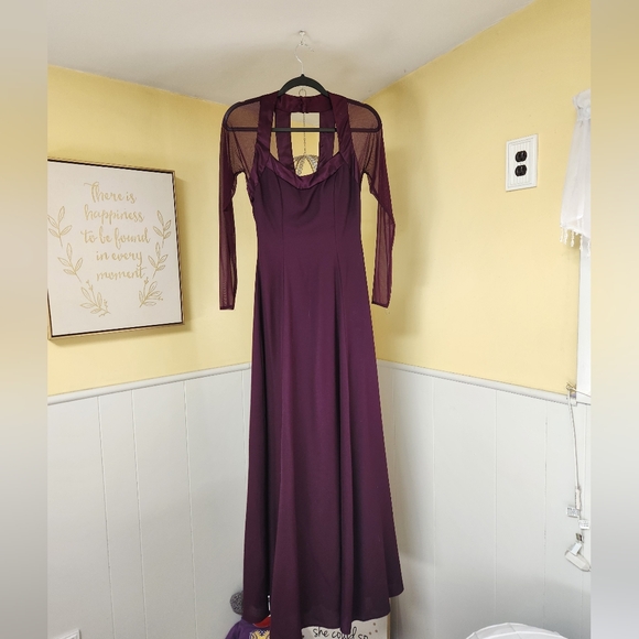 Vintage Plum new image gown - Picture 1 of 7